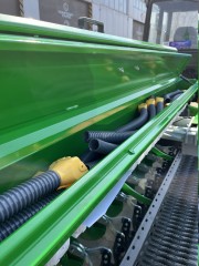 Сеялка зерновая 28-рядная с транспортным устройством